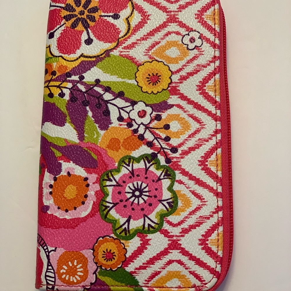 NWT Vera Bradley pattern play accordion wallet -clementine